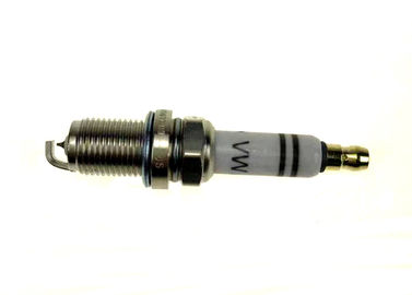 หัวเทียนอิริเดียมสำหรับออดี้ A3 A4 A5 A6 VW Passat 06H 905 611 06H905611